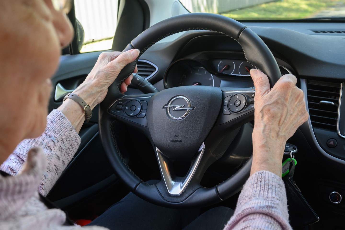 Ältere Verkehrsteilnehmer sind laut Statistik häufiger in Unfälle verwickelt.