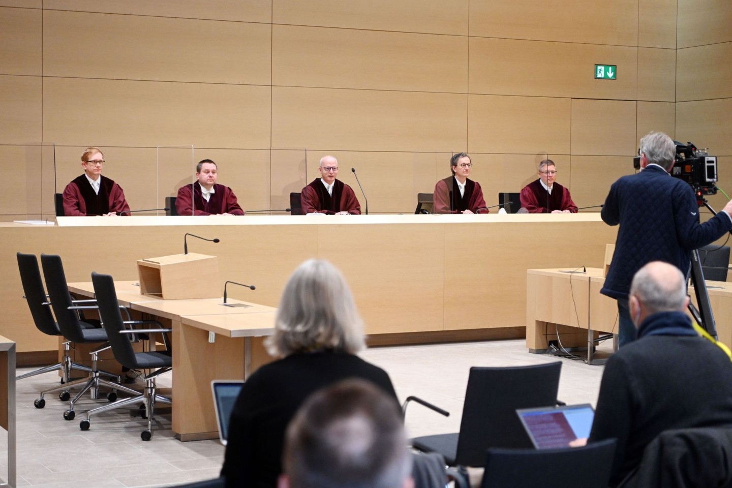 Der Dritte Strafsenat des Bundesgerichtshof (BGH) mit den Richtern Stephan Anstötz, Carsten Paul, Jürgen Schäfer (Vorsitz), Johannes Berg und Helmut Kreicker.