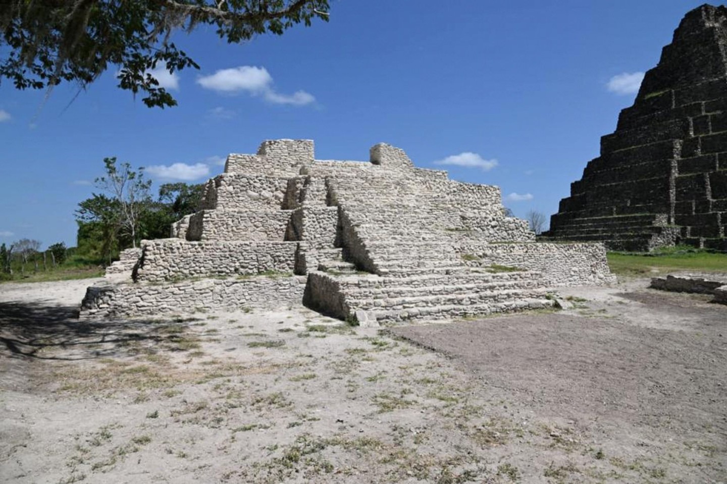 Fund in einer Ruinenstätte der Maya im Südosten von Mexiko. Dort sind Knochenreste von mindestens 25 geopferten Menschen gefunden worden.