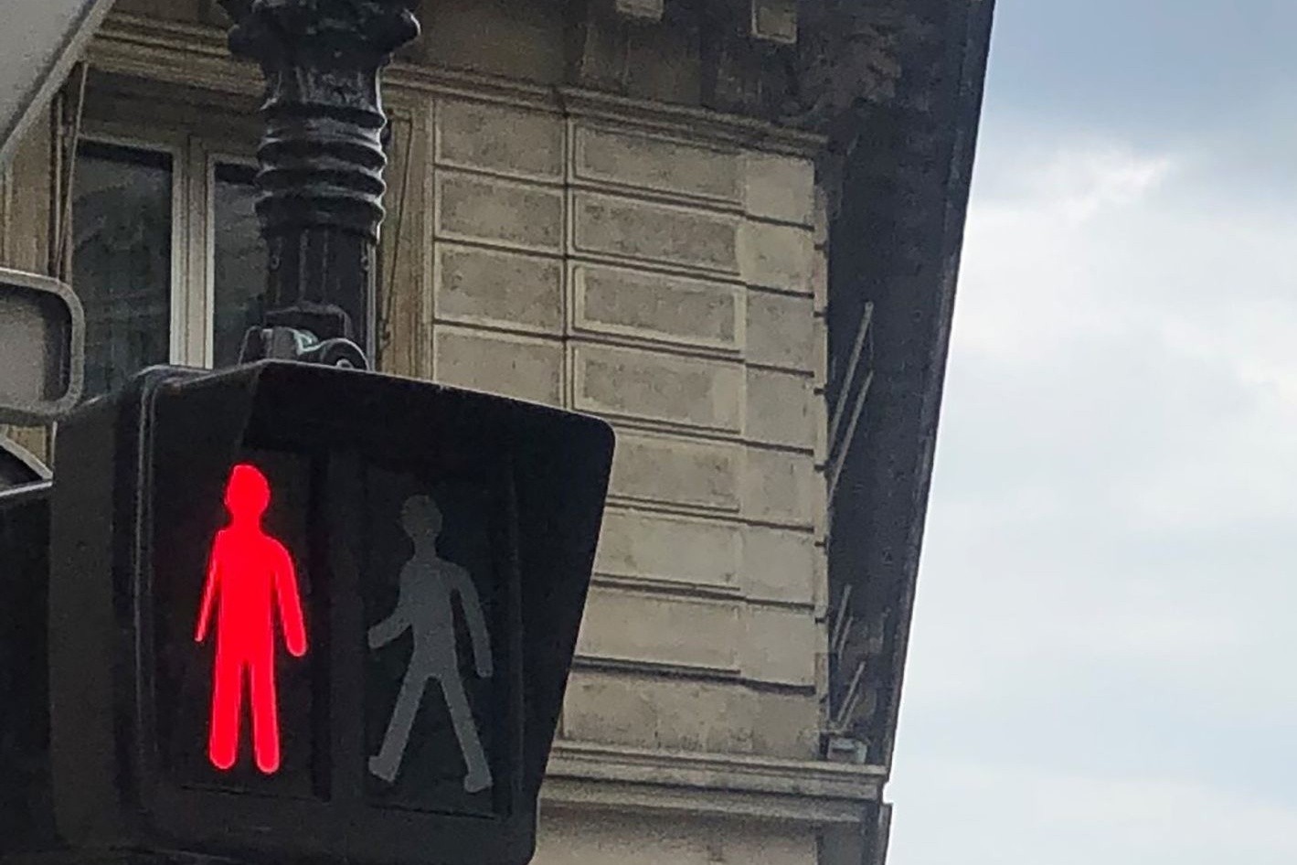 Rote Ampeln werden in Frankreich gerne auch ignoriert.