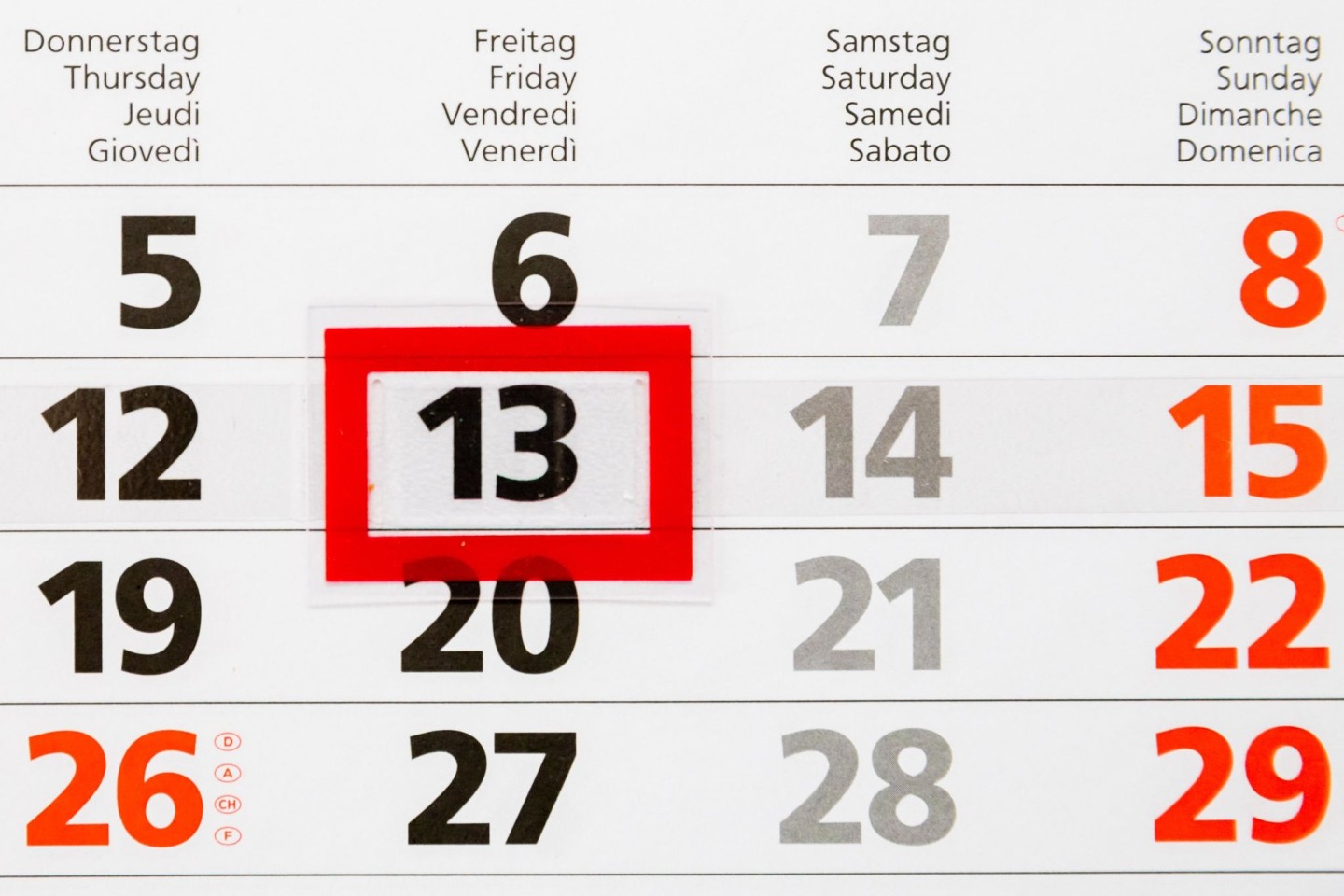 Ein Kalender zeigt Freitag, den 13.