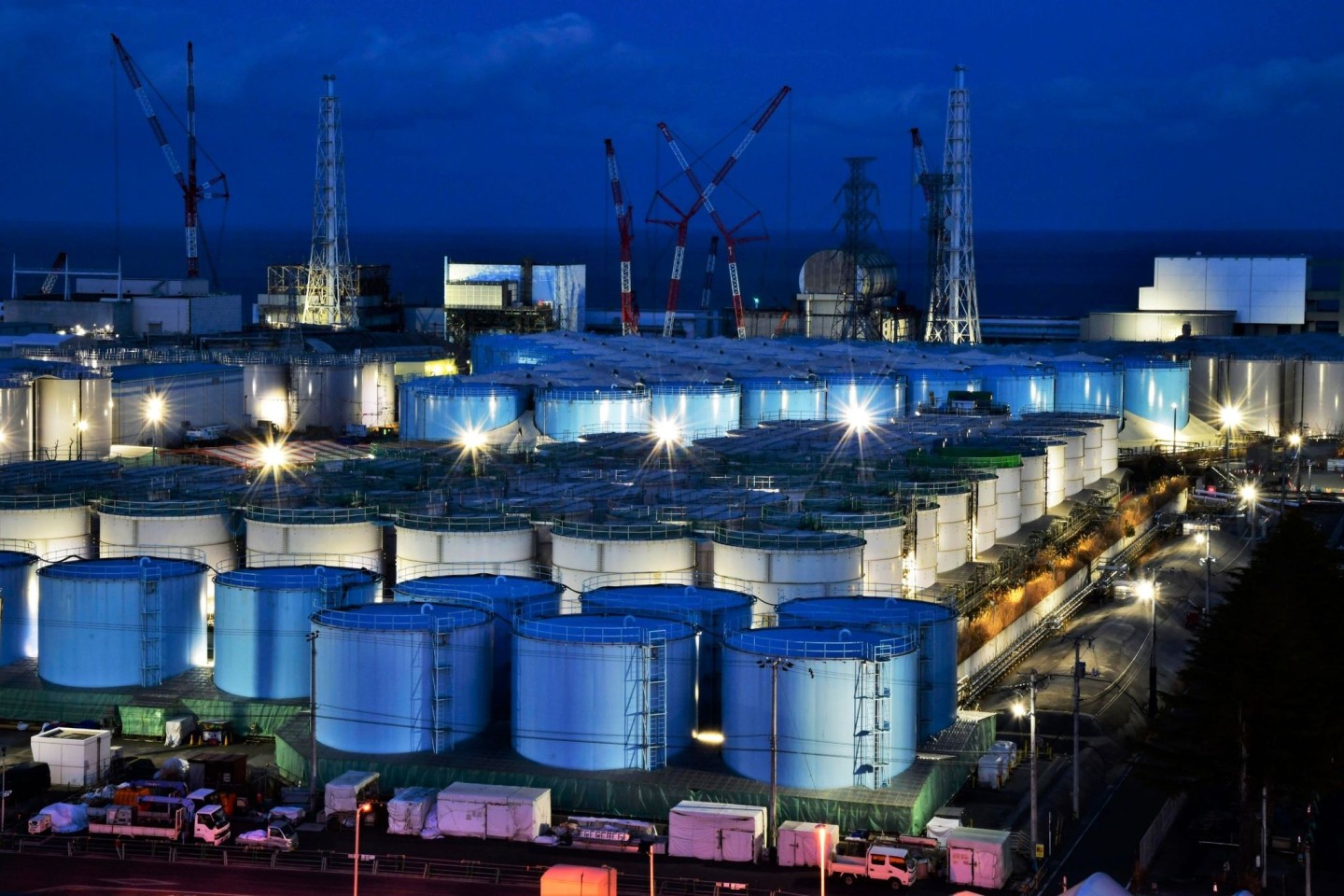 Tanks mit kontaminiertem Wasser, die im Kernkraftwerk Fukushima Dai-ichi behandelt wurden (Archivfoto 25. Januar 2019).