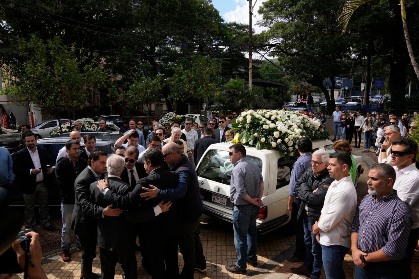 Angehörige nehmen an der Trauerfeier für den ermordeten Anti-Drogen-Staatsanwalt Marcelo Pecci in Asuncion teil.