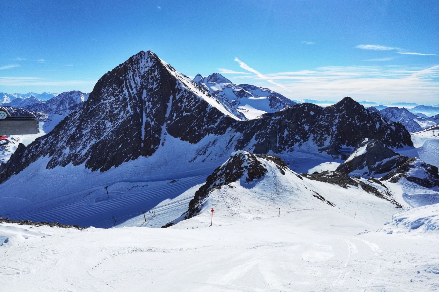 Ein Blick auf die Skipisten am Stubaier Gletscher. (Archivbild)