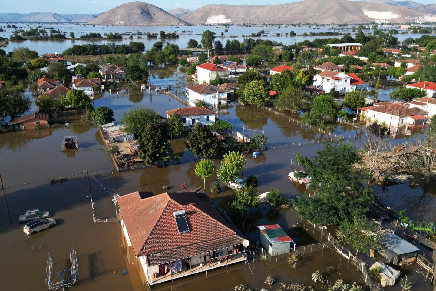 Blick auf die überschwemmte Stadt Palamas.