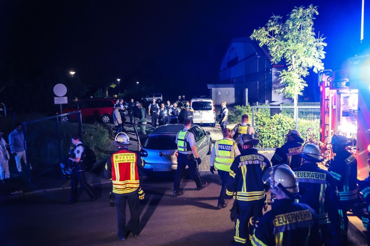 Bei einem Streit auf einer Hochzeitsfeier in Hagen sind mehrere Menschen verletzt worden.