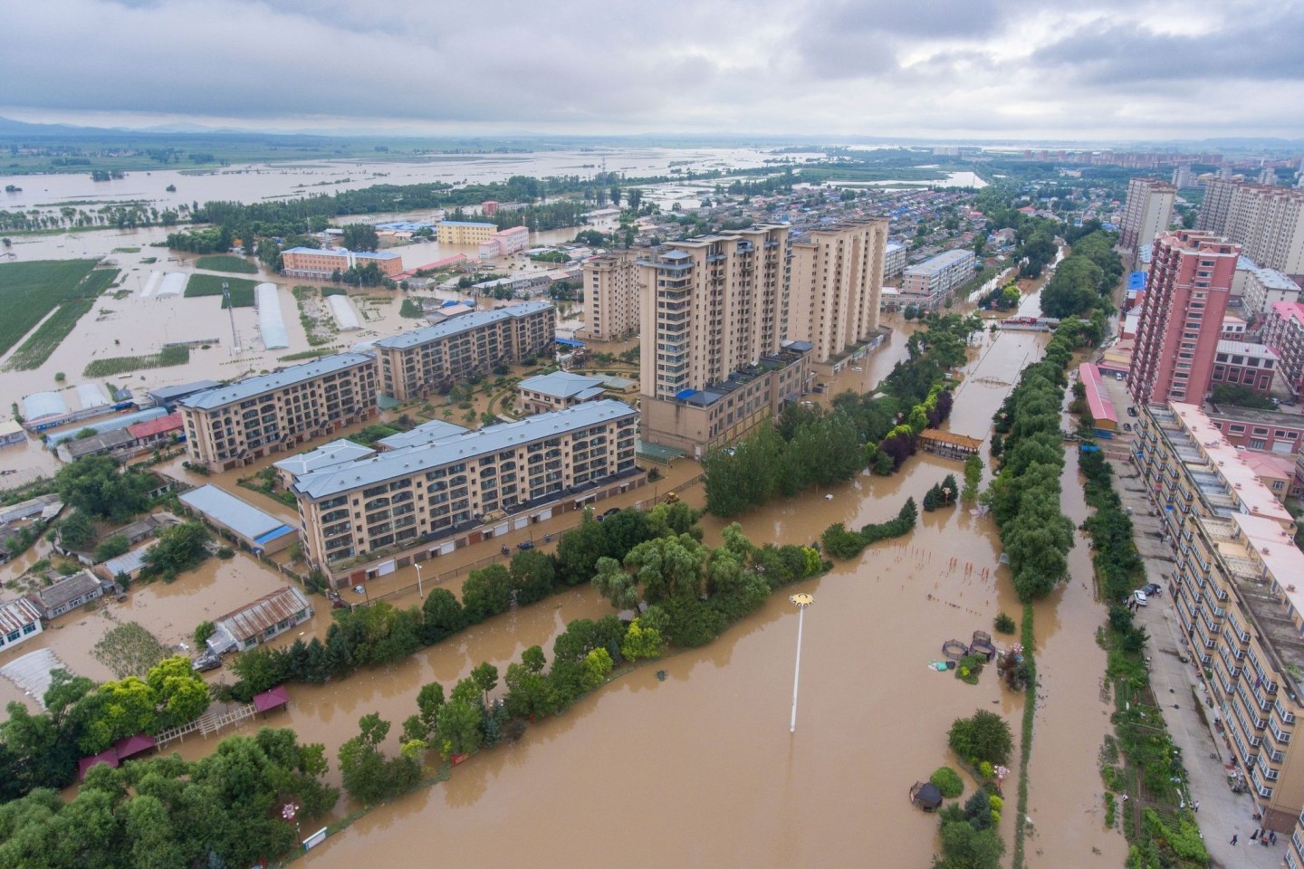 Extreme Regenfälle haben im Nordosten Chinas für Überschwemmungen gesorgt.
