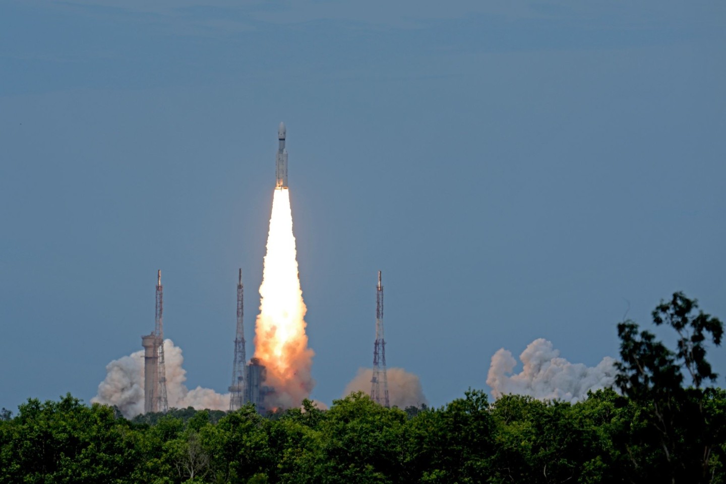 Das indische Raumschiff Chandrayaan-3 startet vom Satish Dhawan Space Centre.