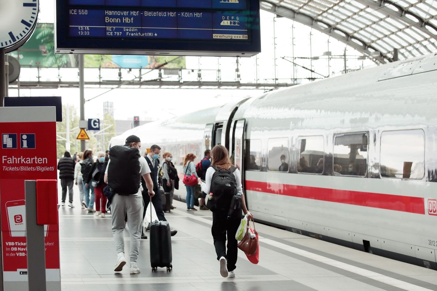 Bei der Deutschen Bahn gibt es mit dem Winterfahrplan ab 12. Dezember mehr ICE-Sprinter-Züge.