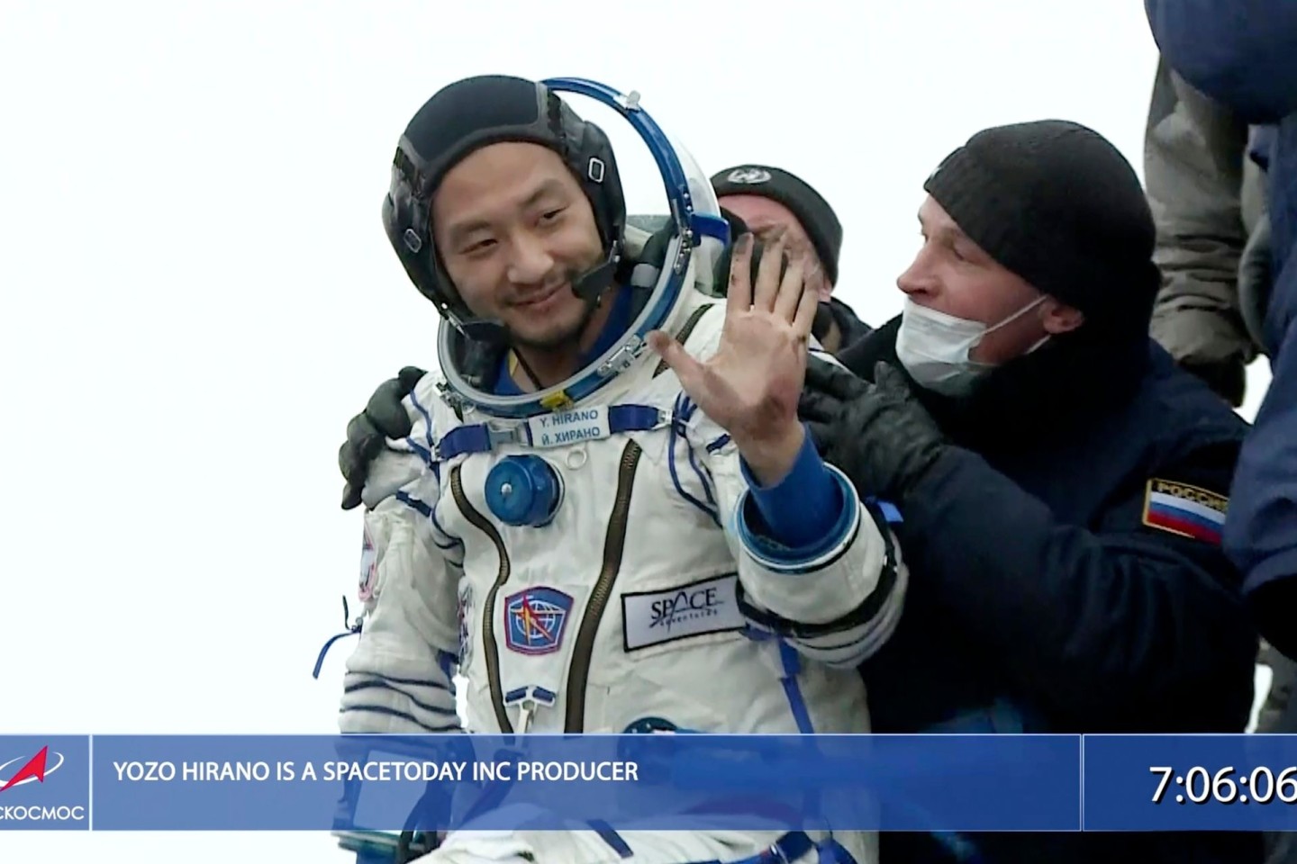 Ein japanischer Milliardär, sein Assistent und ein russischer Kosmonaut sind am Montag nach einem 12-tägigen Aufenthalt auf der Internationalen Raumstation sicher zur Erde zurückgekehrt.