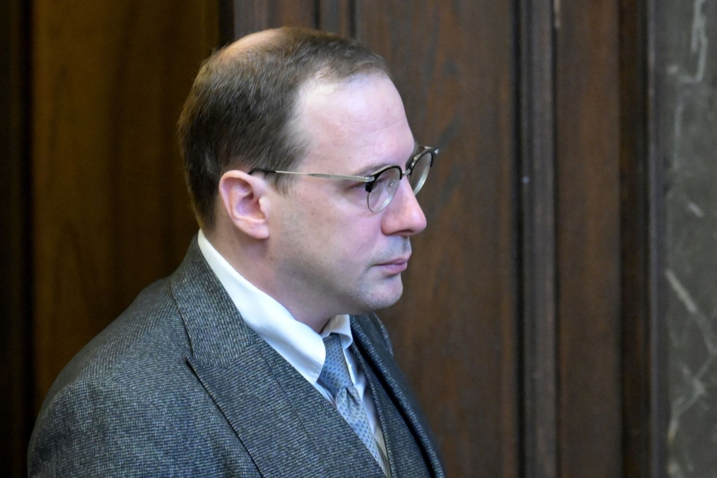 Der angeklagte ehemalige Burgschauspieler Florian Teichtmeister stand in Wien wegen Besitzes und Herstellung von Kinderpornografie vor Gericht.