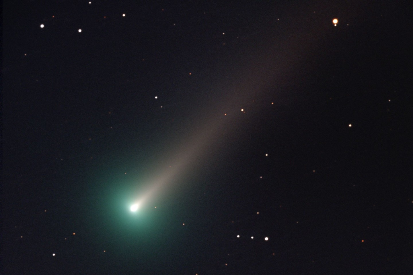 Dieses Bild des Kometen «C/2021 A1 Leonard» wurde mit einem Teleskop in England aufgenommen.