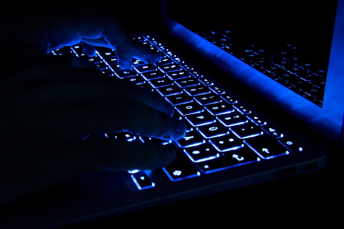 Killer-Suche im Darknet: Ein 28-Jähriger hat das versucht, um einen Nebenbuhler töten zu lassen.