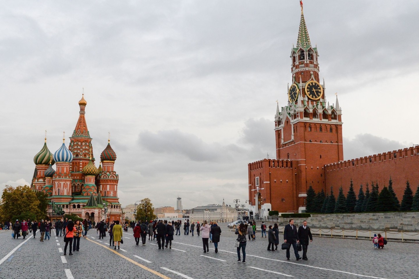 Blick auf den Roten Platz und den Kreml in Moskau.