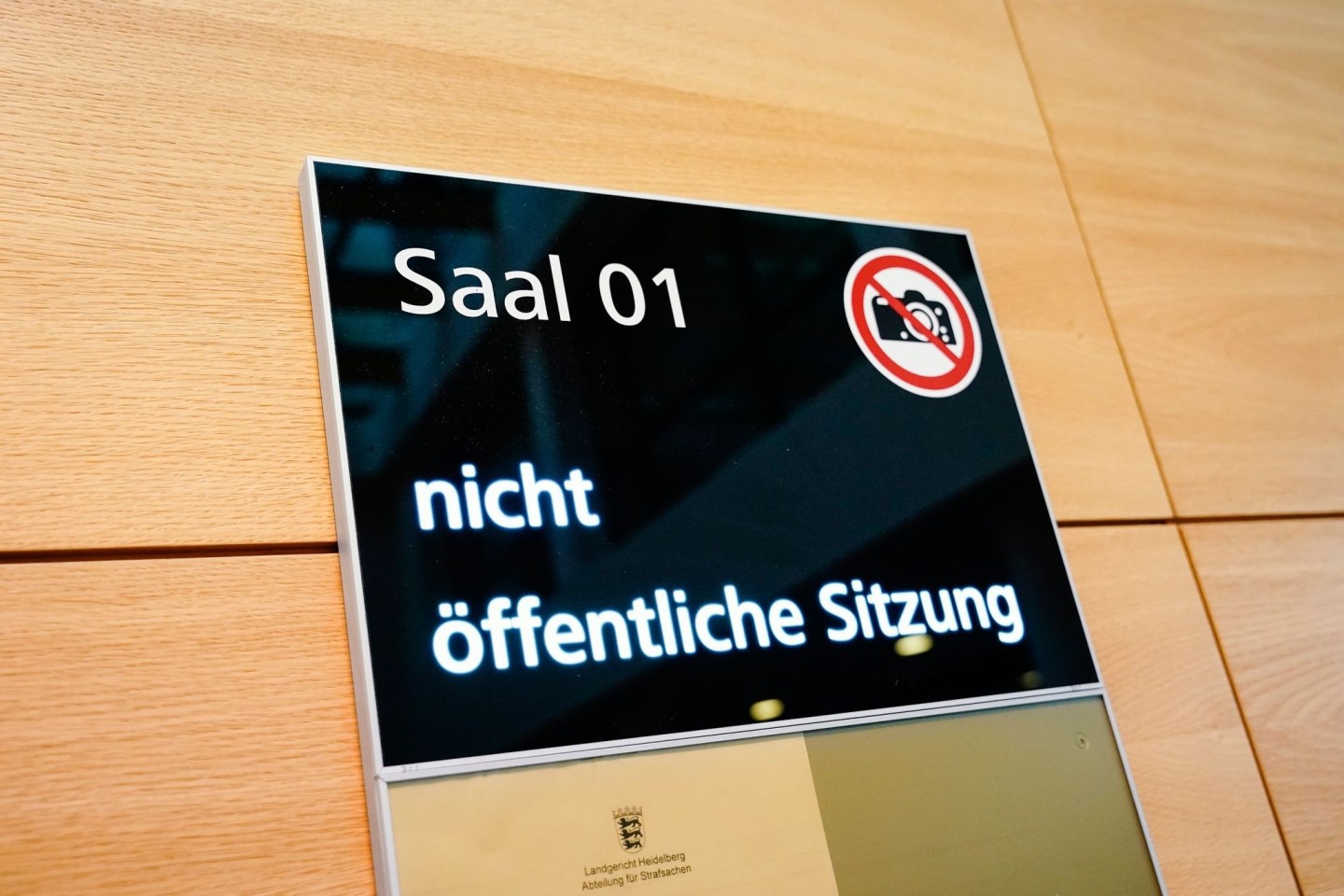 Erster Prozesstag gegen einen 14-Jährigen hinter verschlossenen Türen in Heidelberg.