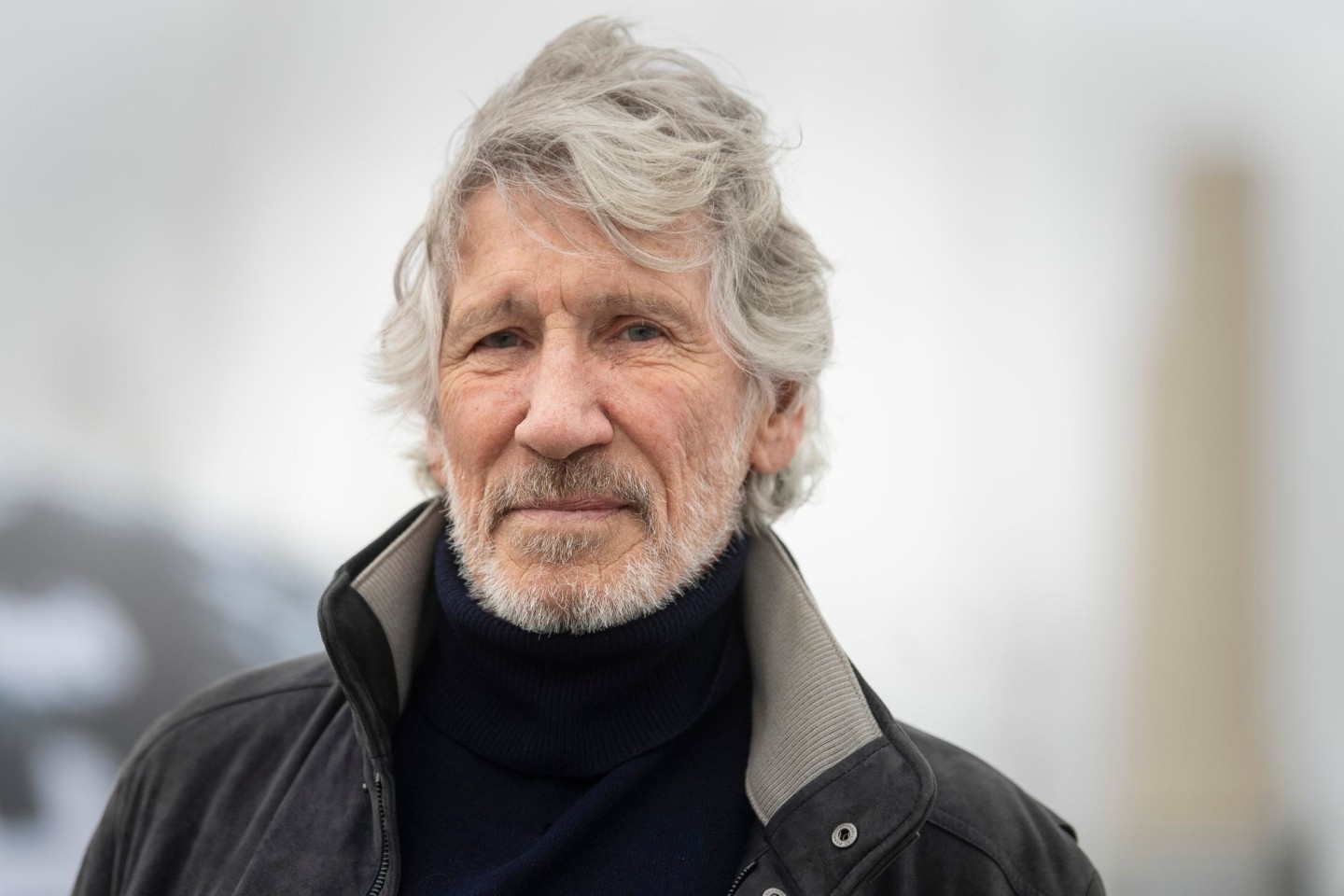 Roger Waters, Mitbegründer und Bassist von Pink Floyd, ist wegen israelkritischer Äußerungen und Aktionen in die Kritik geraten.