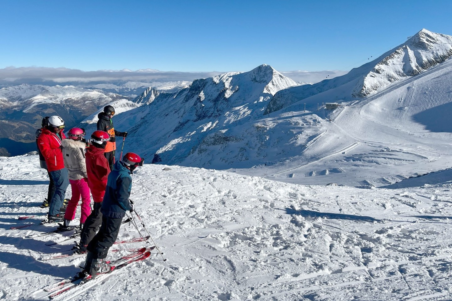 Wintersportler im Skigebiet Hintertuxer Gletscher.
