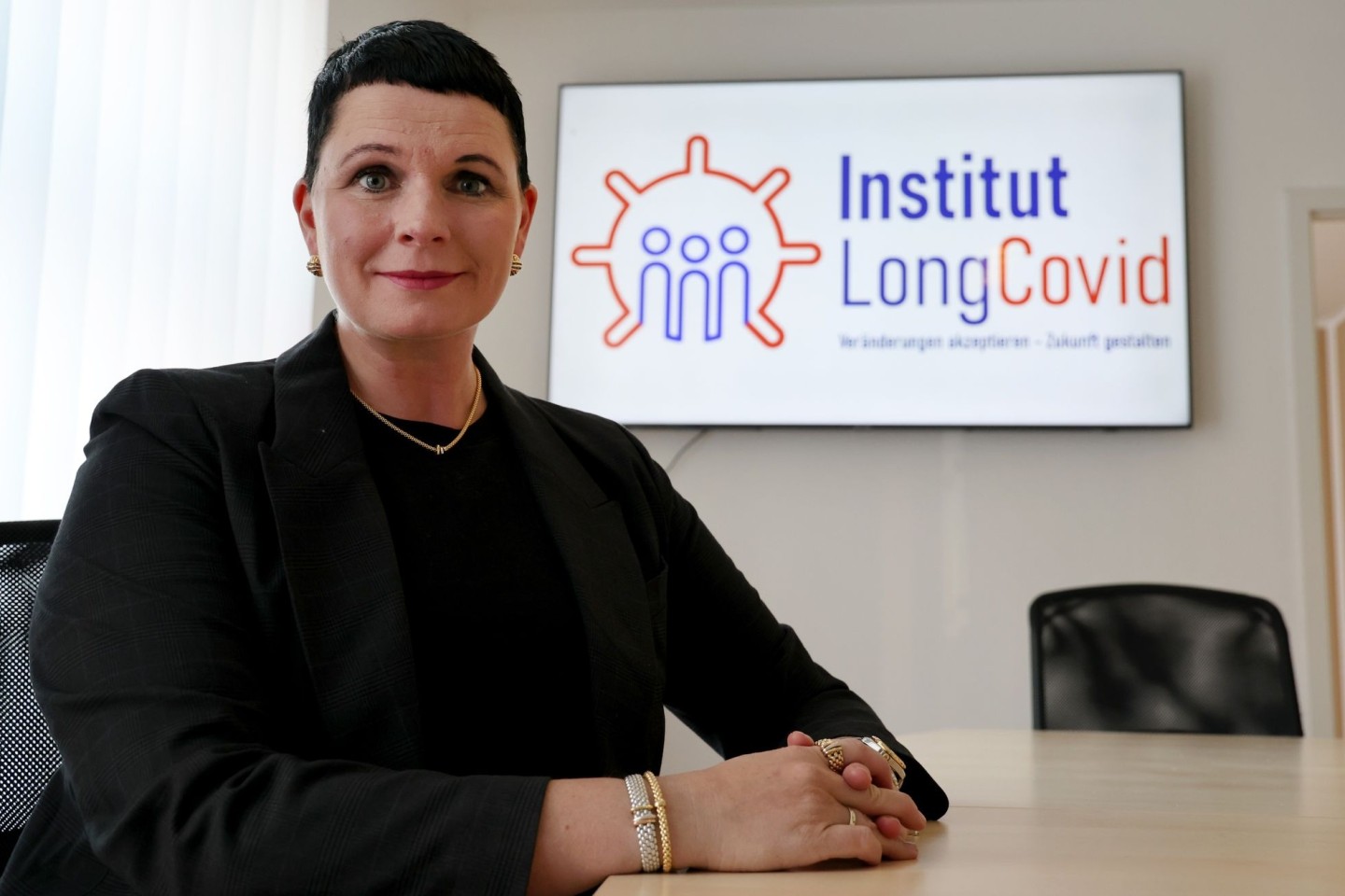 Jördis Frommhold, Expertin für Long-Covid-Erkranungen, stellt ihr privates Institut Long Covid vor.