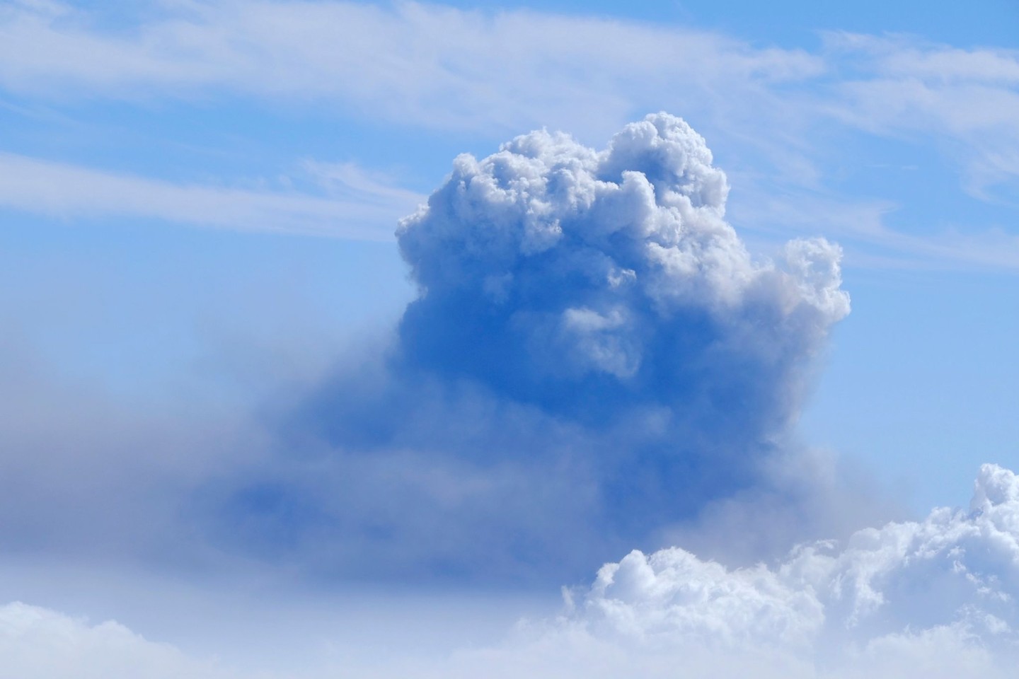 Der Vulkan von La Palma raucht und faucht weiter.