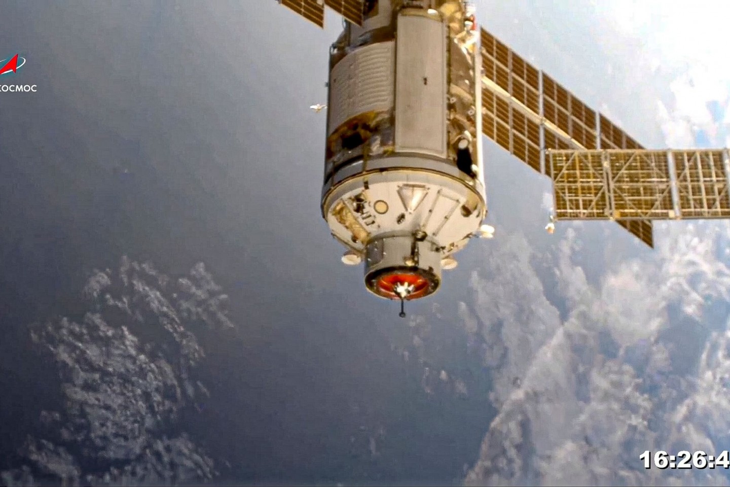 Nach achttägiger Reise ist das russische Forschungsmodul an der Internationalen Raumstation ISS angekommen.
