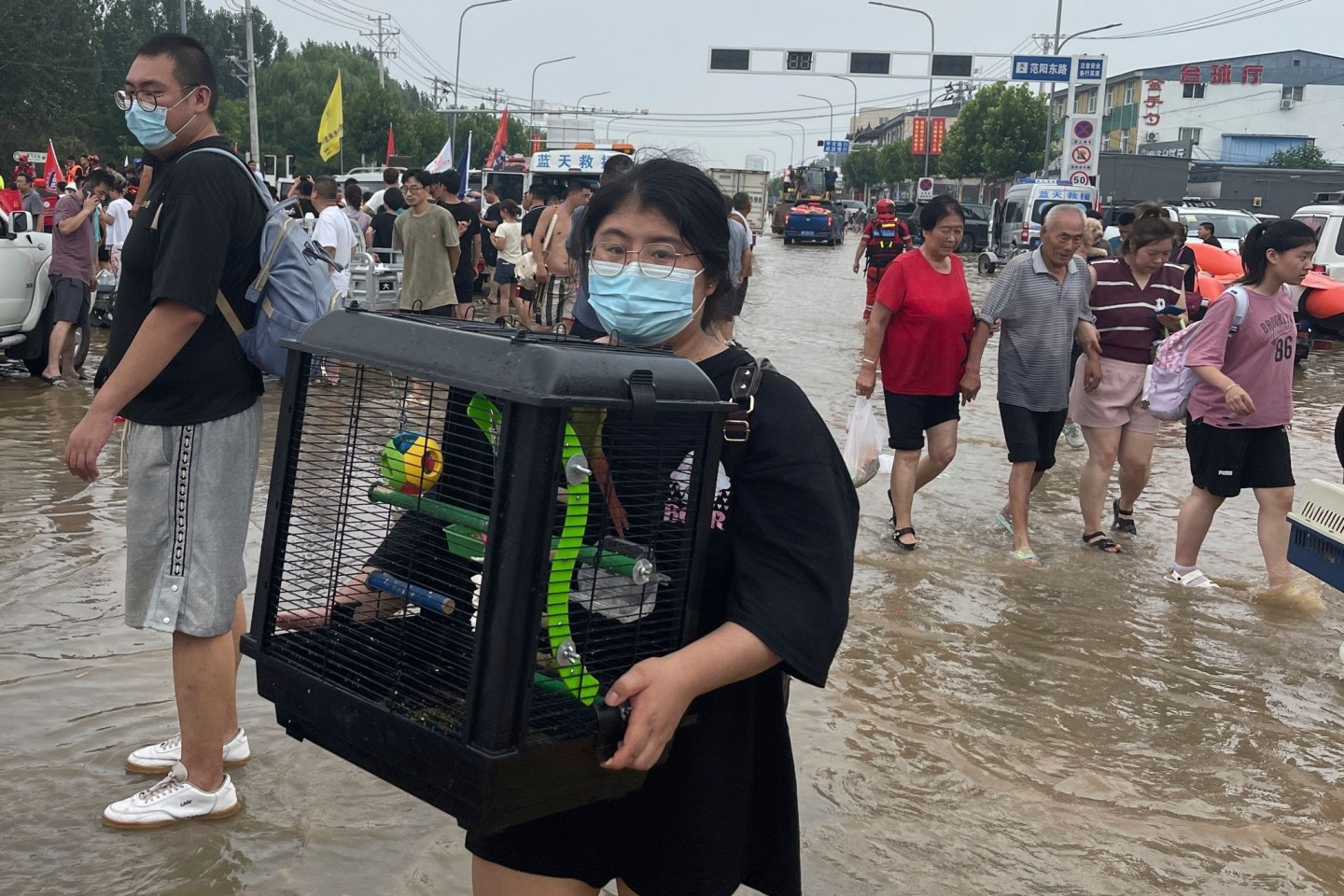 Flucht vor dem Wasser: Evakuierungen in der nordchinesischen Provinz Hebei südlich von Peking.