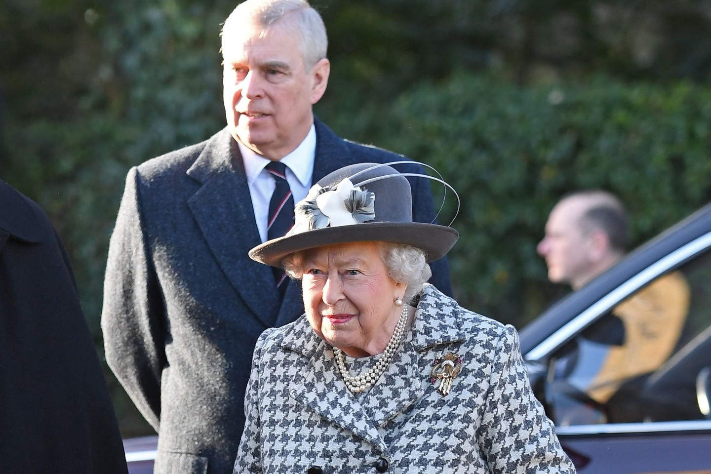 Prinz Andrew soll die Queen zum Gedenkgottesdienst begleiten.