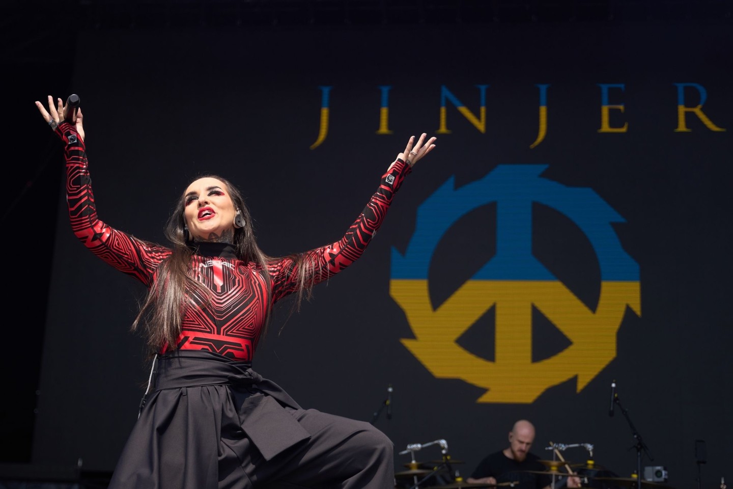 Sängerin Tatiana Shmailyuk von der ukrainischen Rockband Jinjer beim Festival Rock am Ring.