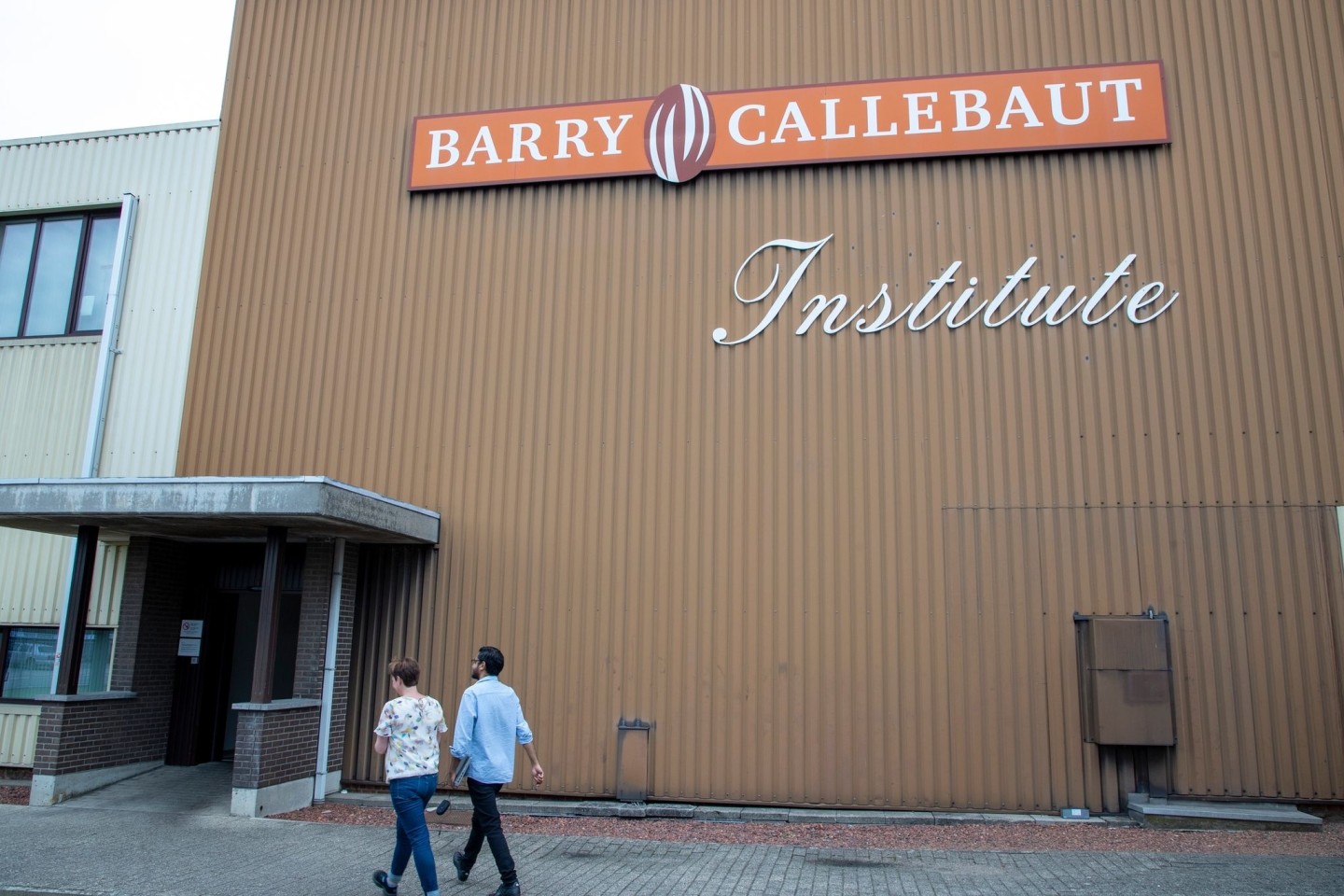 Außenaufnahme des Werks von Barry Callebaut in Wieze. Der Schokoladenhersteller hat die Produktion in der Fabrik nach der Entdeckung von Salmonellen eingestellt.