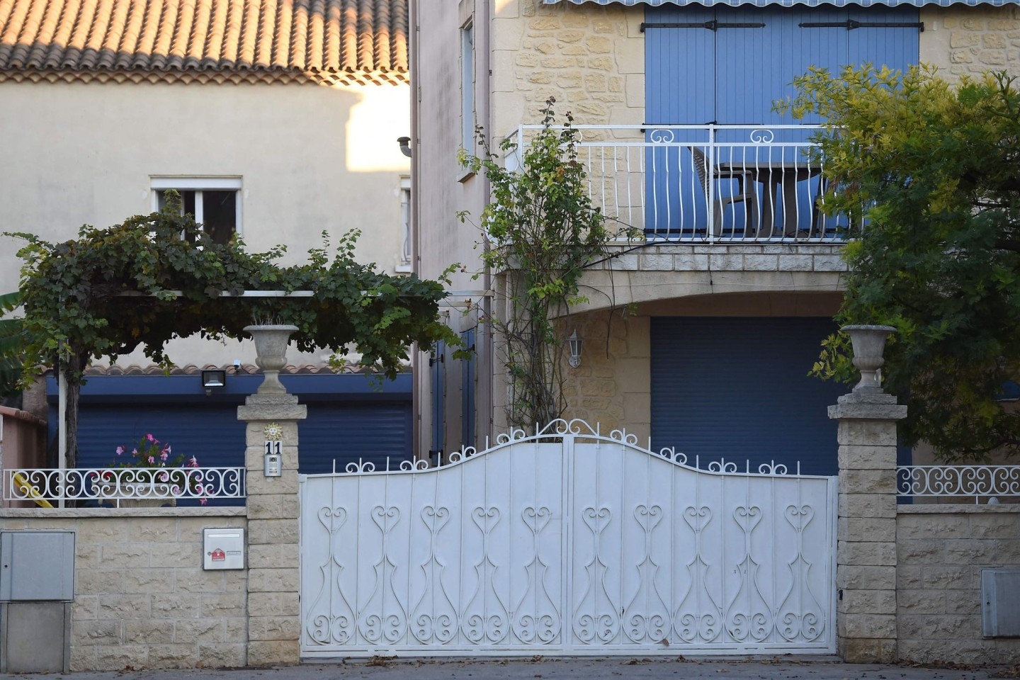 In der Wohnung in der Küstenstadt Agde fanden Beamte Kampfspuren und eine Leiche.