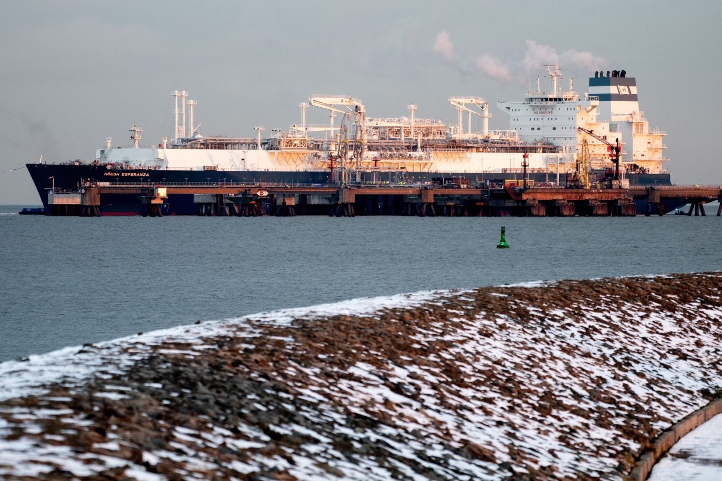 Der Einsatz von Biozid am LNG-Terminal in Wilhelmshaven sorgt für Streit.
