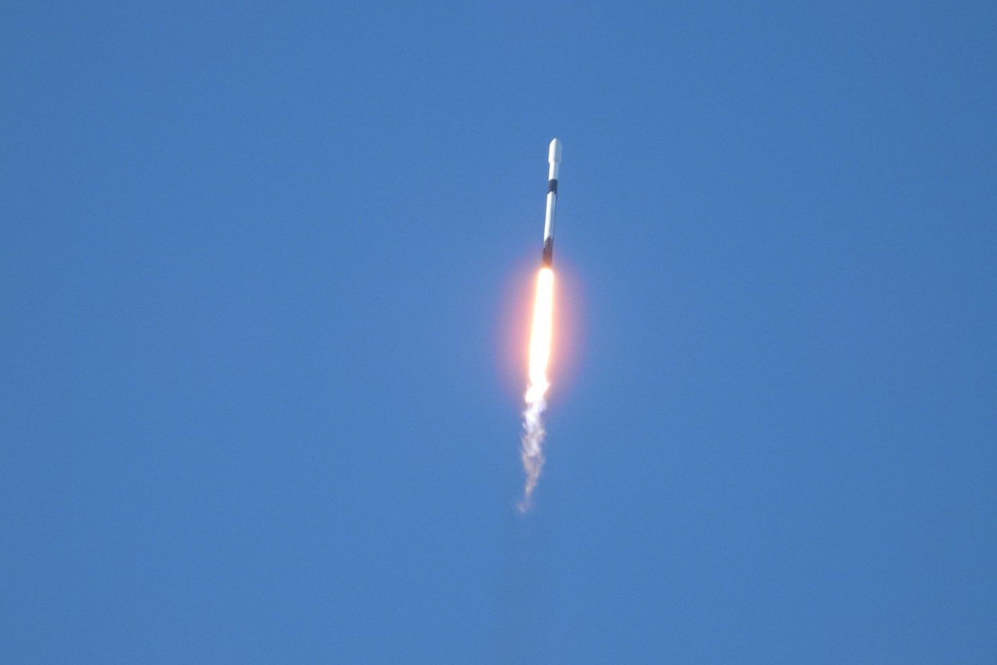 Eine «Falcon-9»-Rakete mit der Mondsonde «Korea Pathfinder» an Bord ist vom Weltraumbahnhof Cape Canaveral abgehoben.
