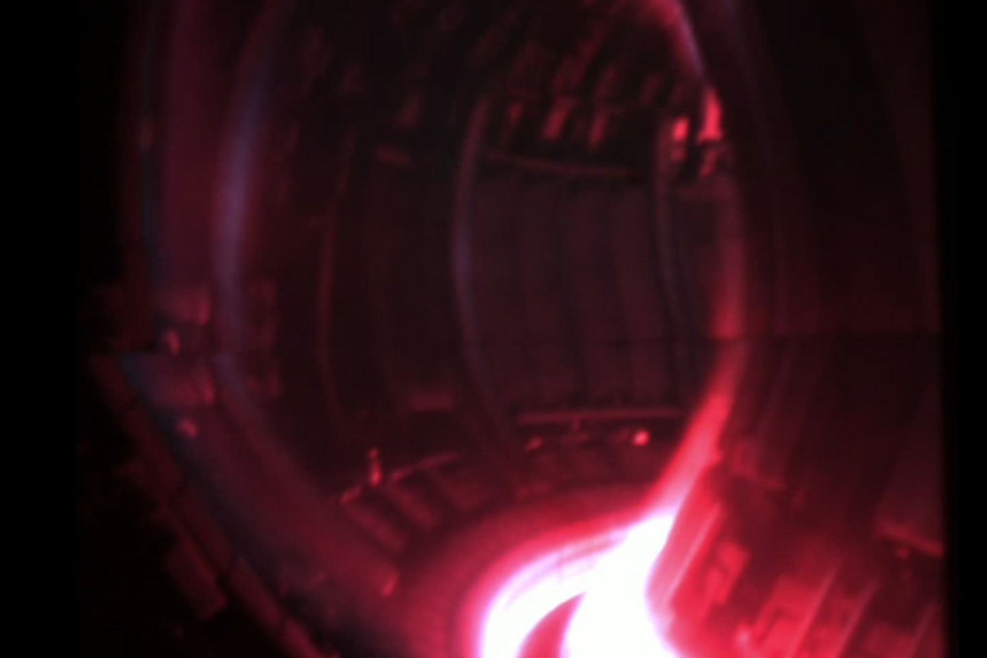 Das Bild zeigt den Plasma-Puls im Inneren der Kernfusions-Versuchsanlage JET (Joint European Torus) (Bestmögliche Bildqualität).