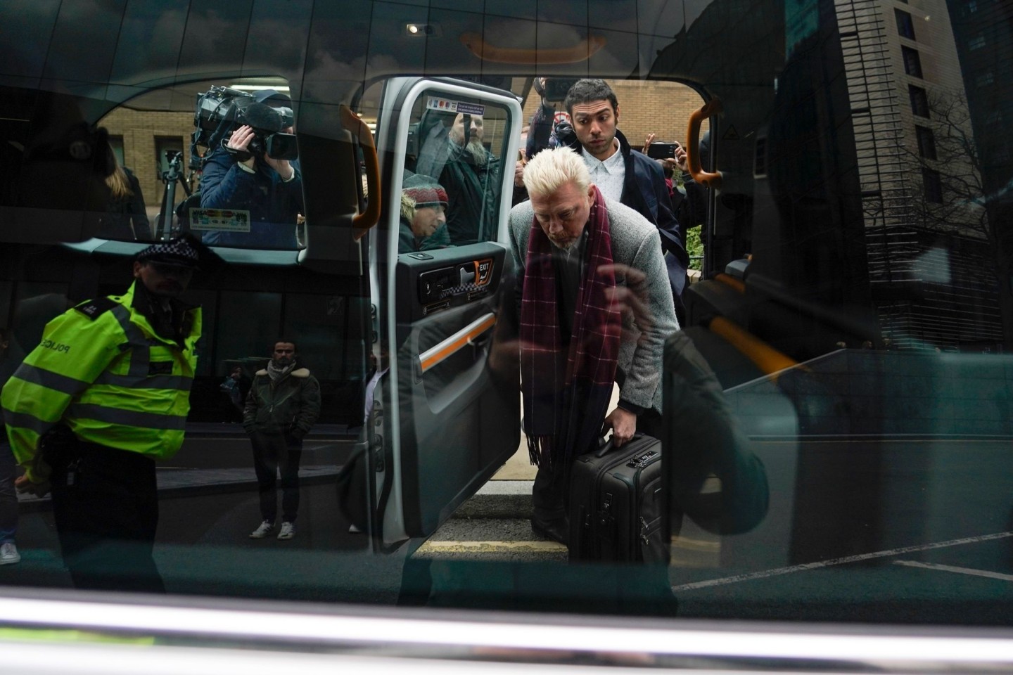 Ex-Tennis-Profi Boris Becker beim Verlassen des Southwark Crown Court in London.