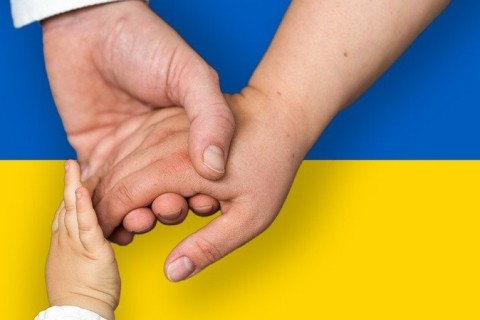 Gastfamilien für unbegleitete minderjährige Kinder und Jugendliche aus der Ukraine gesucht
