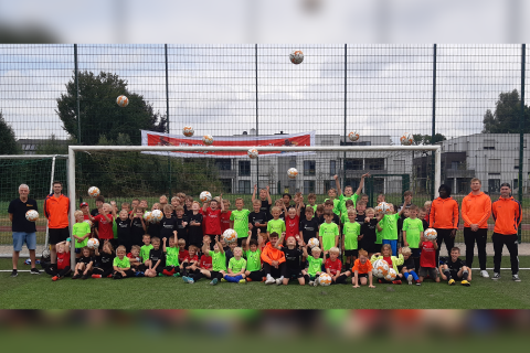 Rekord mit 84 Teilnehmerinnen und Teilnehmern bei Sparkassenfußballferien beim FC Kaunitz